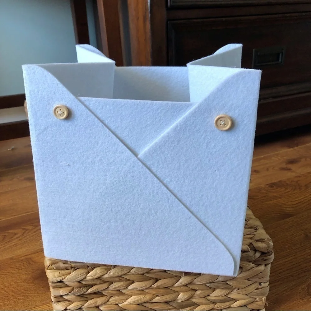 Gray felt fold up storage cube 6”-8”